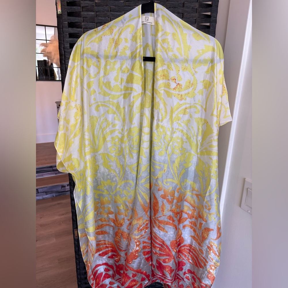 Pretty Persuasions Lemon and Ivory Kimono